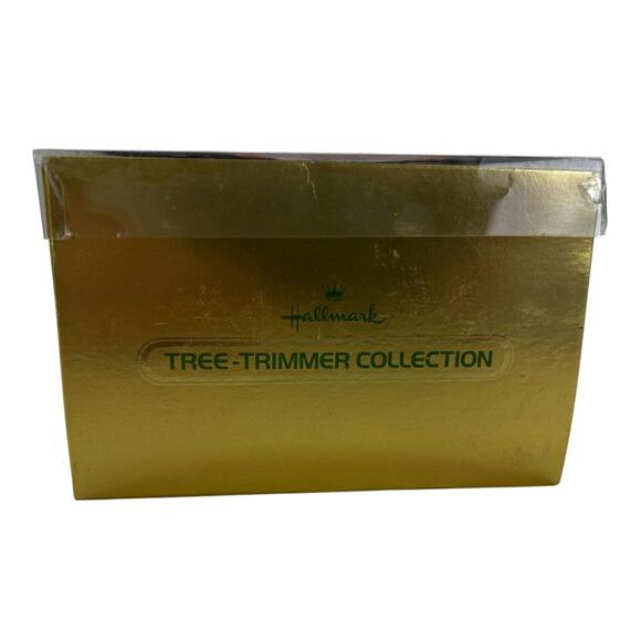 Hallmark Ornament Tree-Trimmer Collection Looking in Window 1970s Original Box - Picture 5 of 5